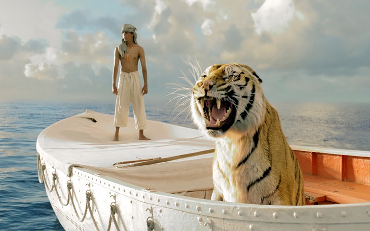 Pi şi tigrul pe barcă